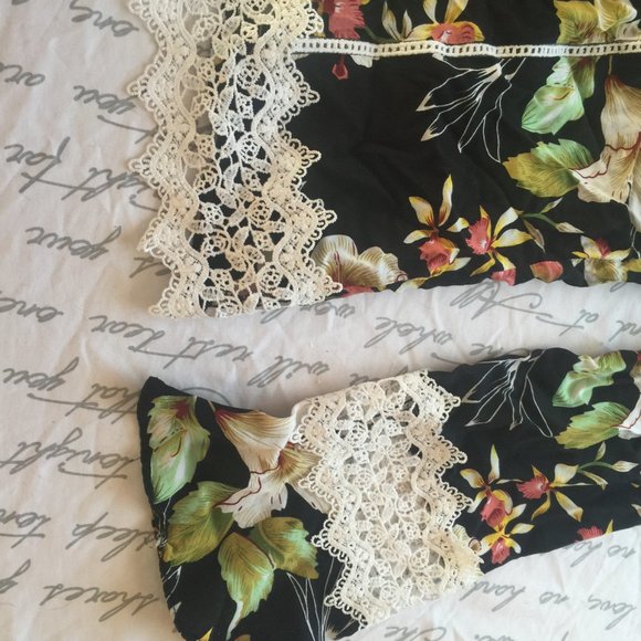 Cotton Blouse with trim. - Picture 9 of 12